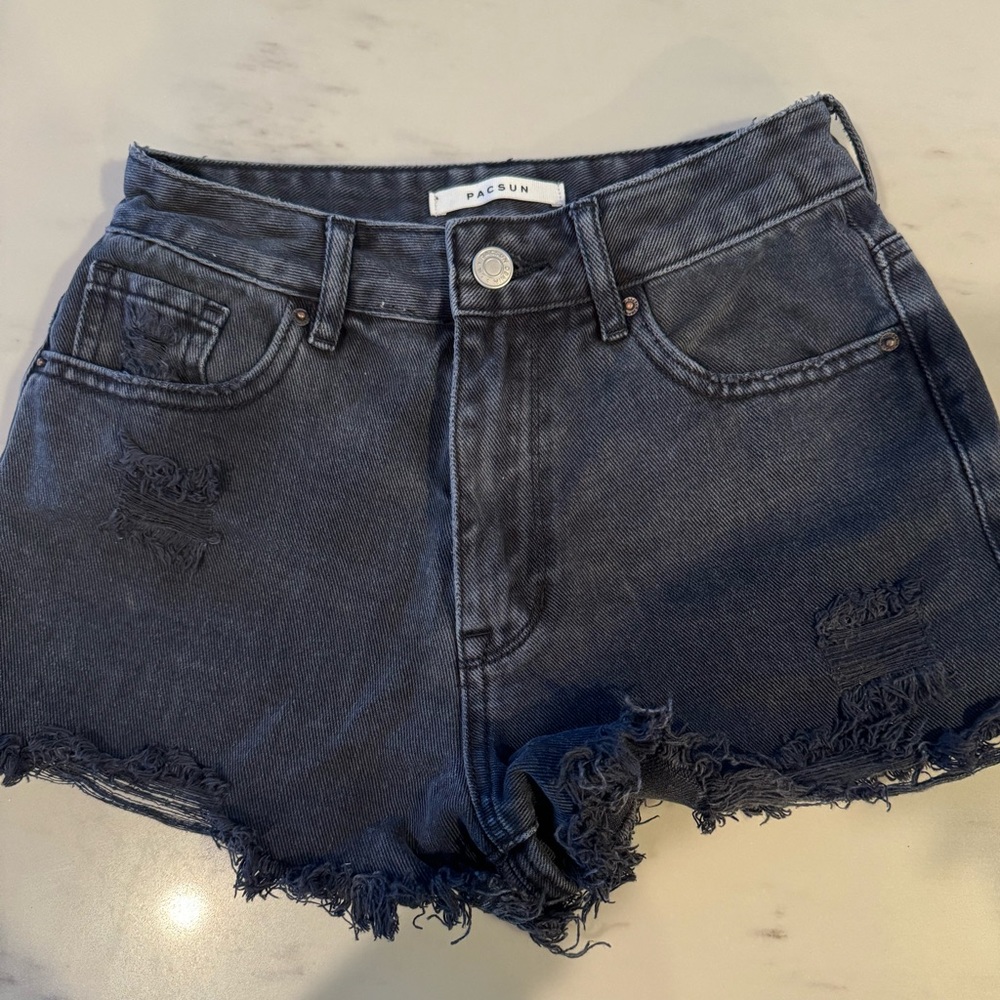 Pacsun High Rise Festival black jean shorts (NEVER WORN)